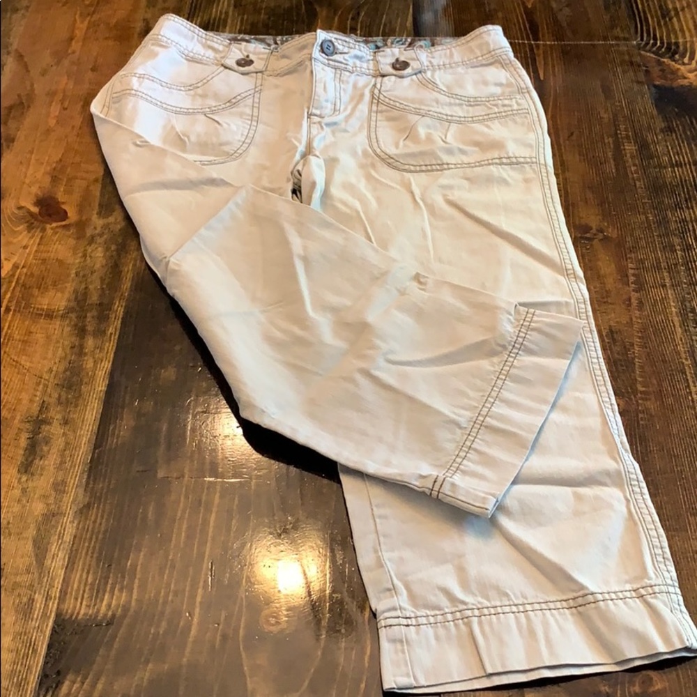 Chino capris